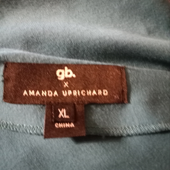 gb. X AMANDA UPRICHARD - Picture 3 of 3